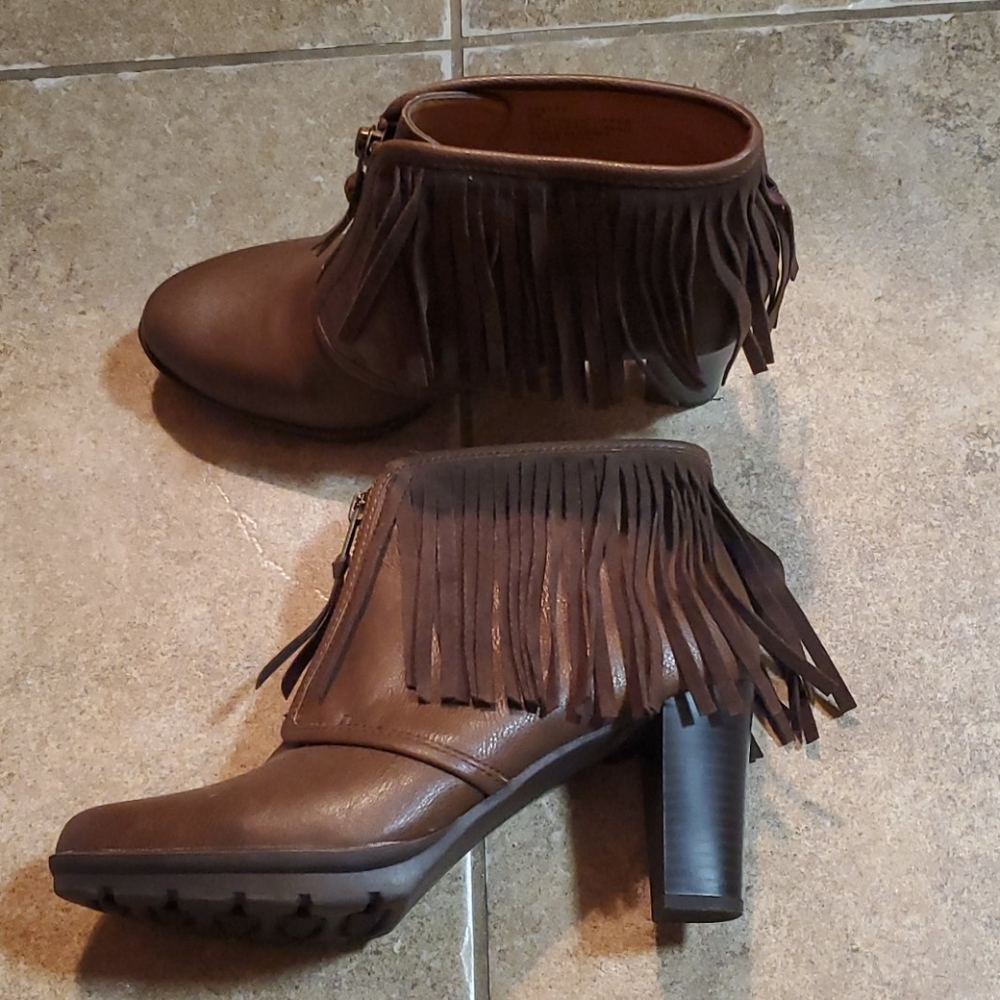 women leather booties